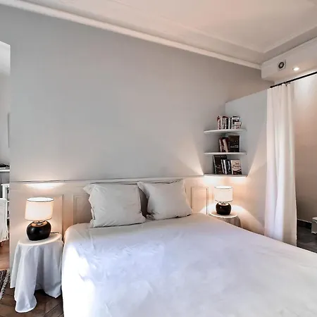 Апартаменты Parisian I S04308 I Marais Париж